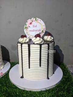 A picture of Eid Mubarak cake