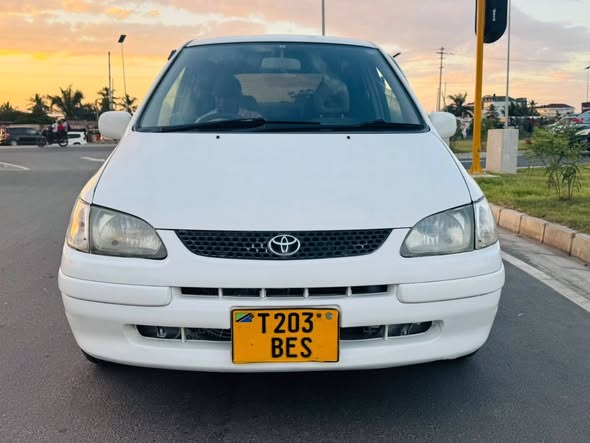 A picture of Toyota Spacio Old Year 2000 Cc 1790Cc Engine 7A Rimsports