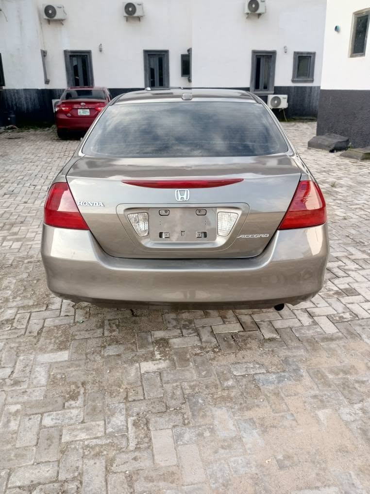 A picture of EXTREMELY SUPER SHARP HONDA DC 07 MODEL FIRST BODY FLASH