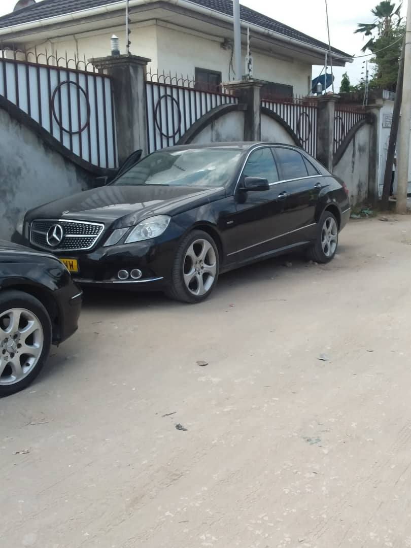 A picture of Mercedes Benz E200