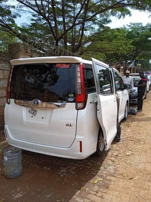 A picture of Toyota Noah 2015model. 0700327795 