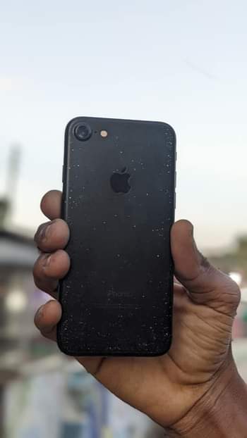 A picture of Iphone 7 Gb 32 Bh 89 Price 230k Kwa Mawasiliano
