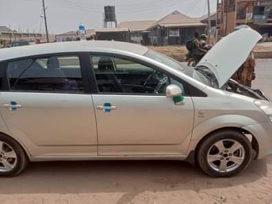 A picture of Toyota Corolla verso Manual drive Buy and drive everything works