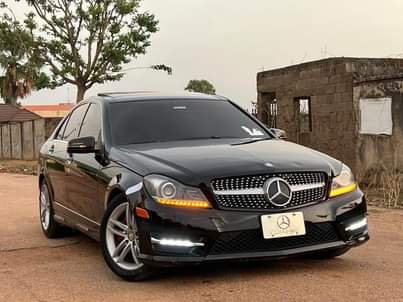 A picture of MERCEDES BENZ C350 FULLEST OPTION