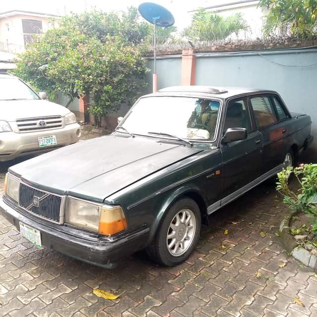 A picture of Volvo 240GL 1986 Model