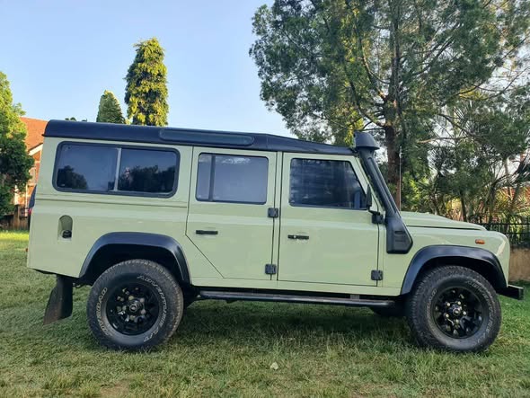 A picture of Land Rover defender 100m