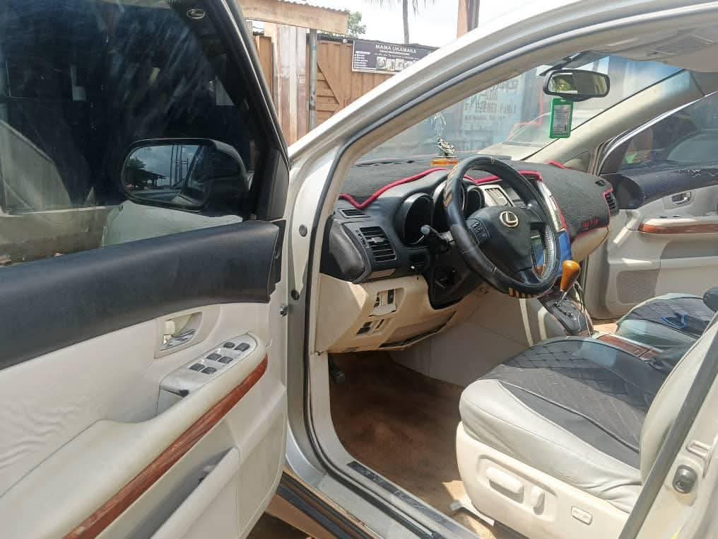 A picture of 2005 Lexus Rx 330 2005