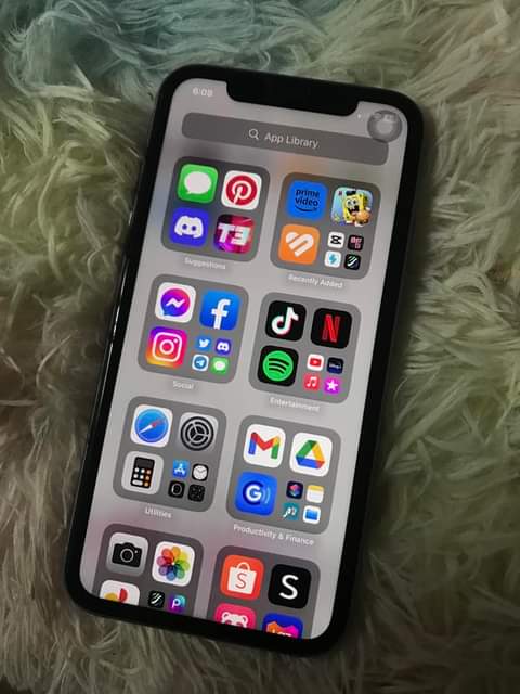 A picture of iPhone 11 256gb