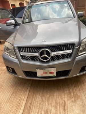 A picture of 2010 GLK with slight engine AC and gear is smooth