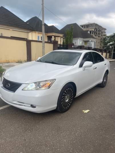 A picture of Super clean sharp Toks standard Full options with Reverse camera