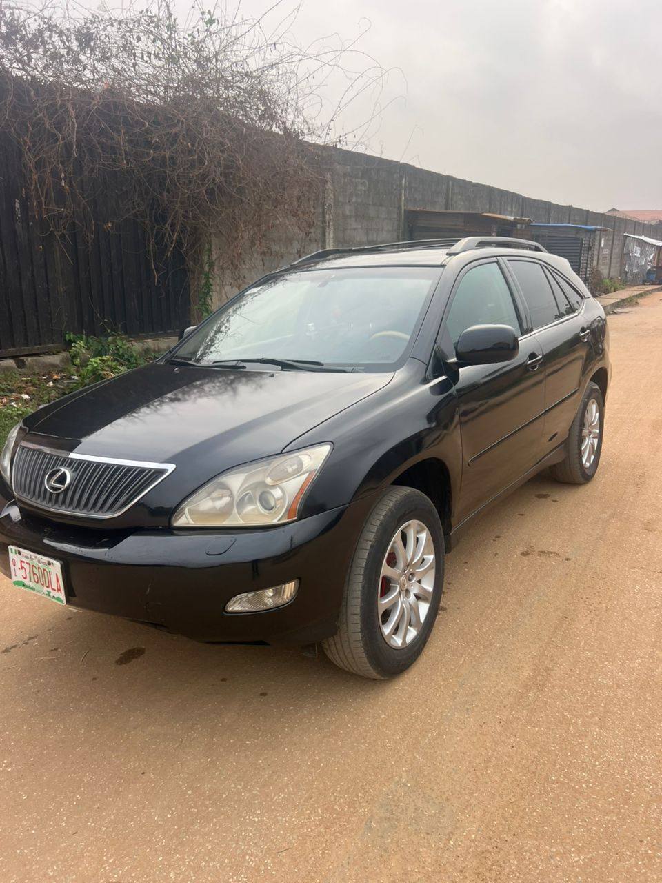 A picture of LEXUS RX 330