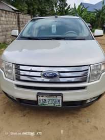 A picture of 08 Ford Edge