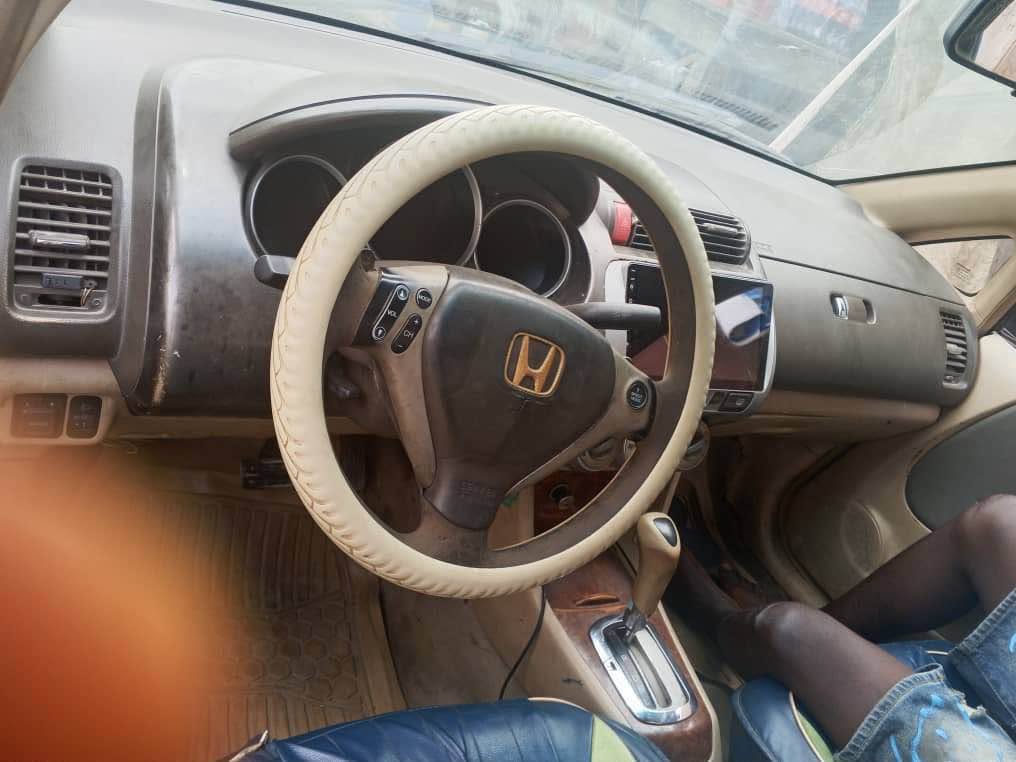 A picture of Honda City 2006