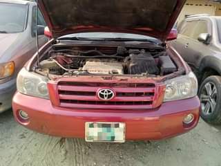 A picture of Toyota Highlander 06