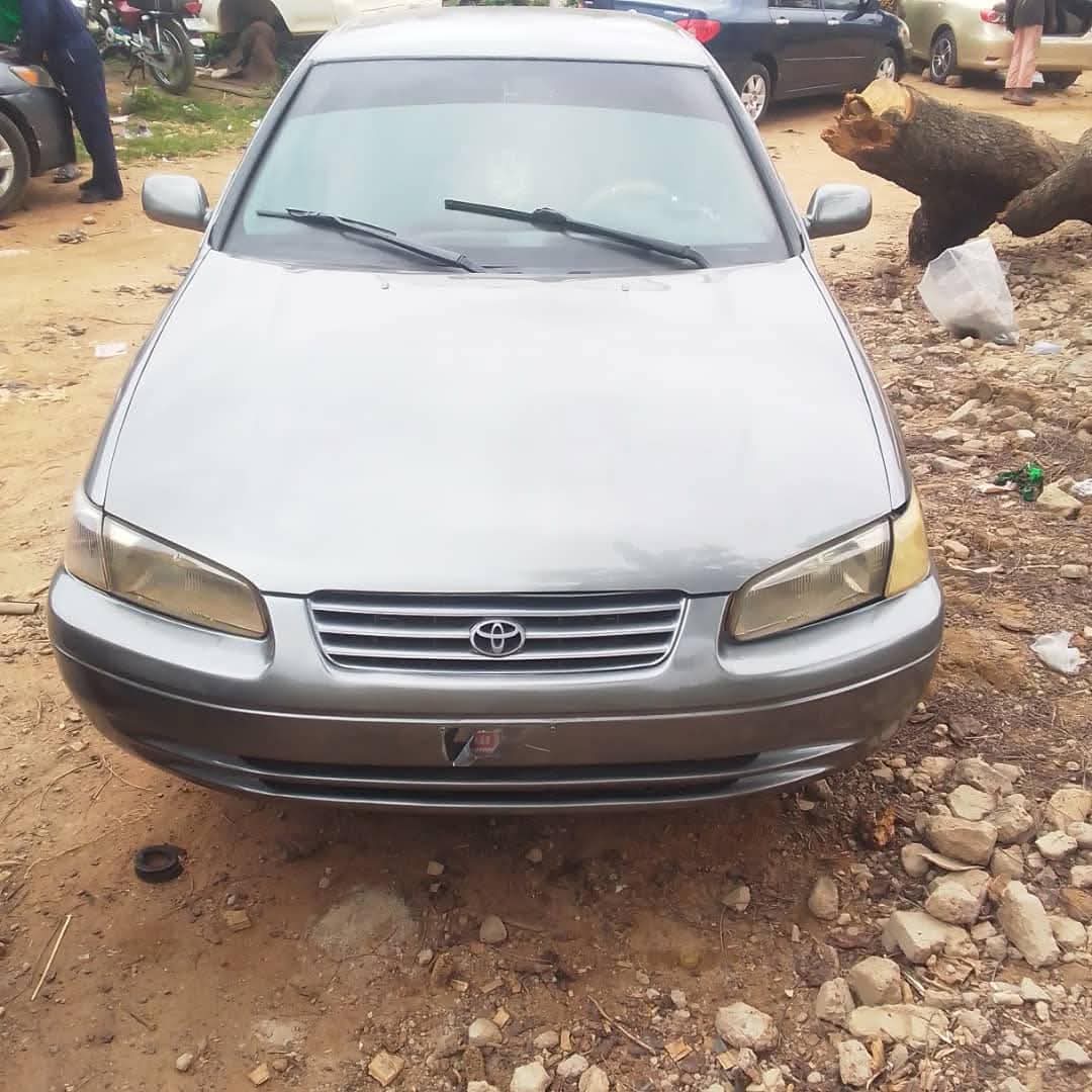 A picture of 2001 Toyota camry pencil