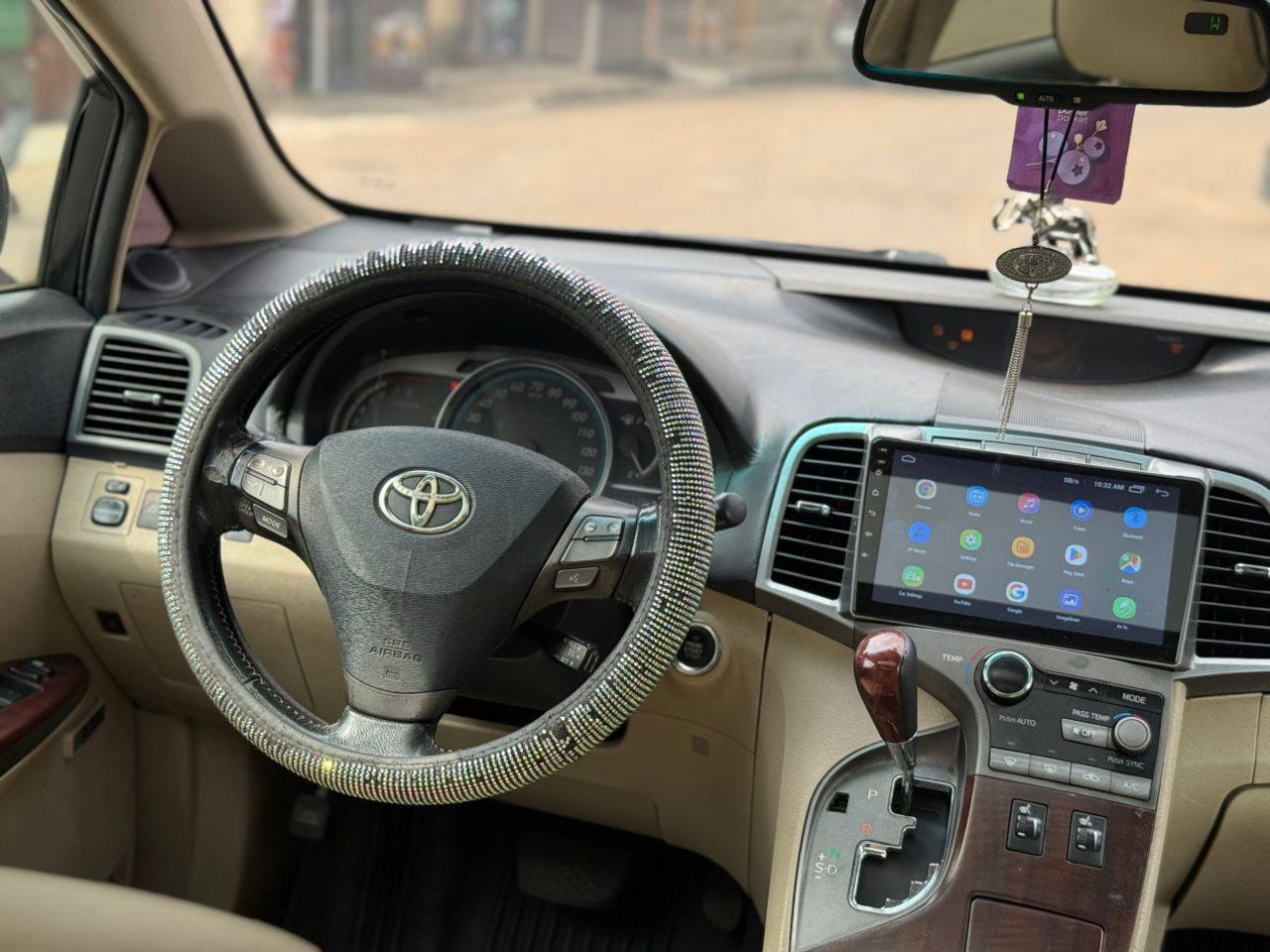 A picture of 2010 REGISTERED TOYOTA VENZA V6