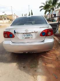 A picture of Another Sharp Distress Alert Clean 2005 Toyota Corolla with sound