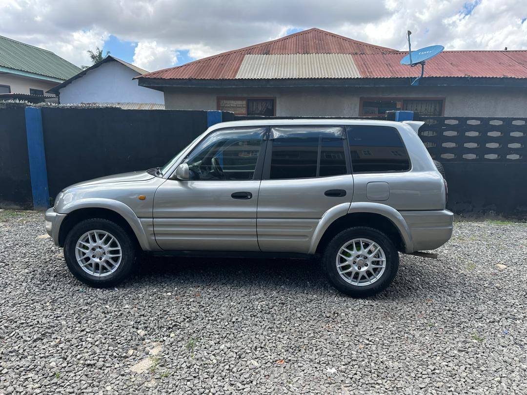 A picture of RAV 4
