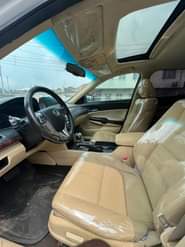 A picture of Honda crosstour Year 2010 kitted to 2014 Price 5 3m