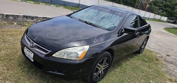 A picture of honda dc 2doors 2007 08103497110