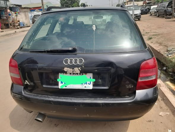 A picture of Audi A8 manual transmission first body engine and gear perfect