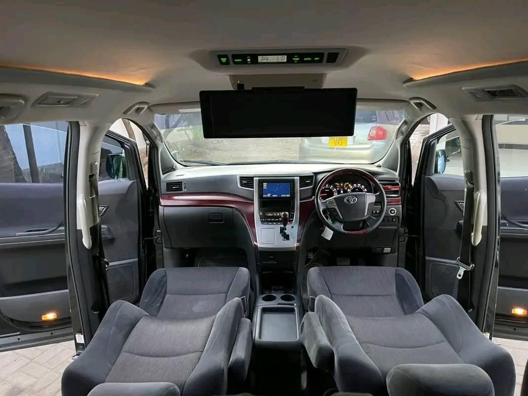 A picture of 2009 TOYOTA VELFIRE