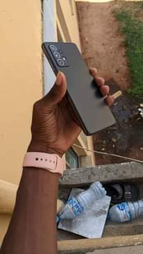 A picture of Samsung A52