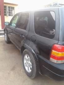 A picture of 2004 Ford Escape