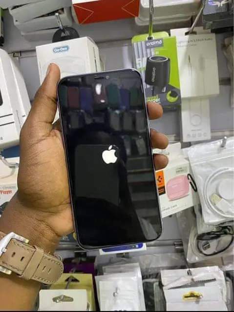 A picture of Iphone 11