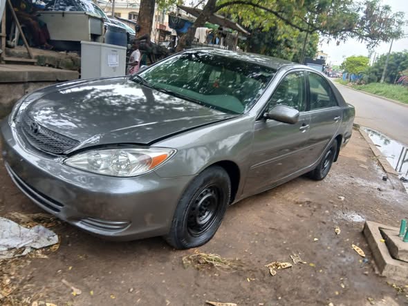 A picture of Distress Toyota Camry Registered Engine and gear Ac chilling