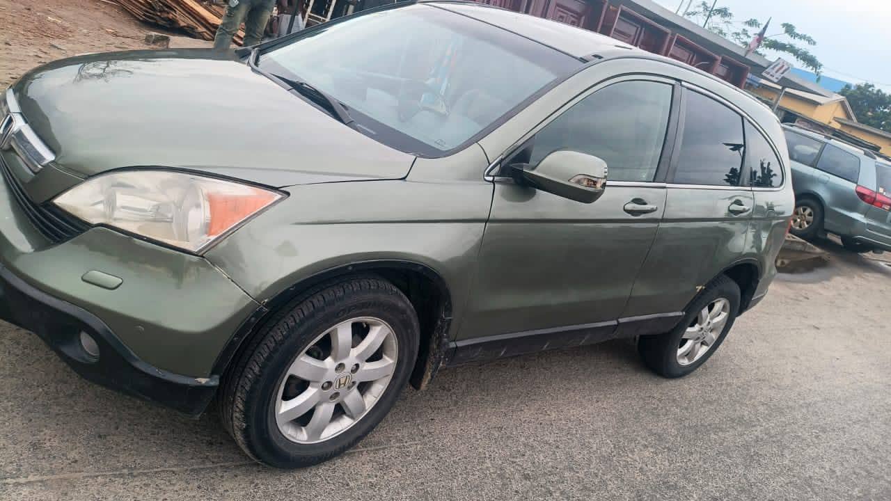 A picture of Register Honda CRV2008 engine gear ac working fine 3 750