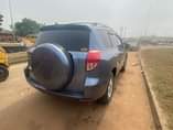 A picture of TOYOTA RAV4 2008