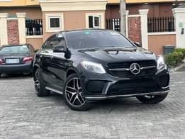 A picture of DIRECT TOKUNBO 2017 MERCEDES BENZ GLE43 AMG full Option Black