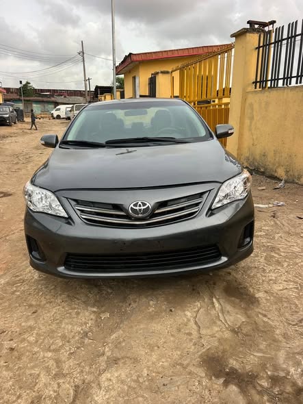 A picture of Toyota corolla 2013