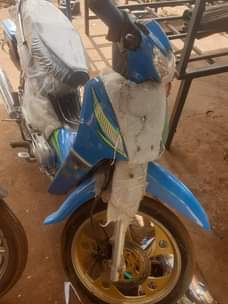 A picture of J ai une motos vendre trs propre troc possible WhatsApp