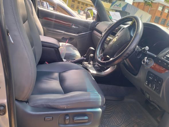 A picture of Toyota Land cruiser diesel engine