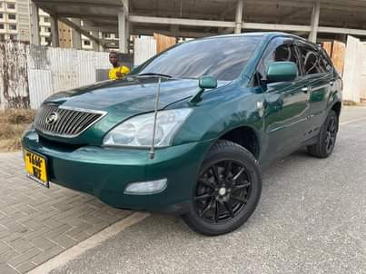 A picture of PRICE 18 8ML Contact 0764683101 TOYOTA HARIER NEW MODEL YEAR