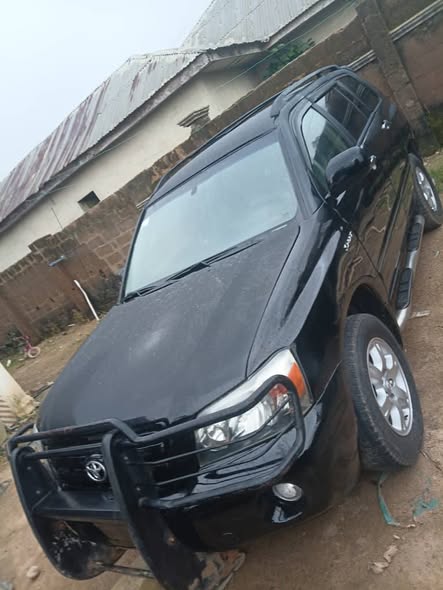 A picture of Good news motors 3 5m Toyota Highland perfect okay