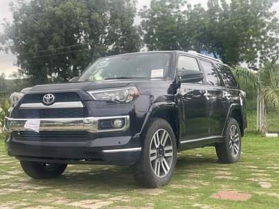 A picture of Toyota 4runner 2017