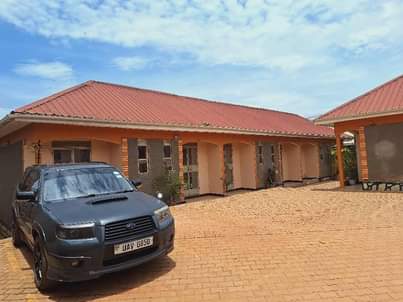 houses kireka