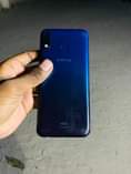 A picture of INFINIX HOT 8 NATAKA EXCHANGE NA SAMSUNG AU SONY NAONGEZA