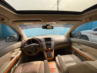 A picture of LEXUS RX350