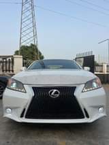 A picture of 6 Month used Lexus ES 350 2012 model First body