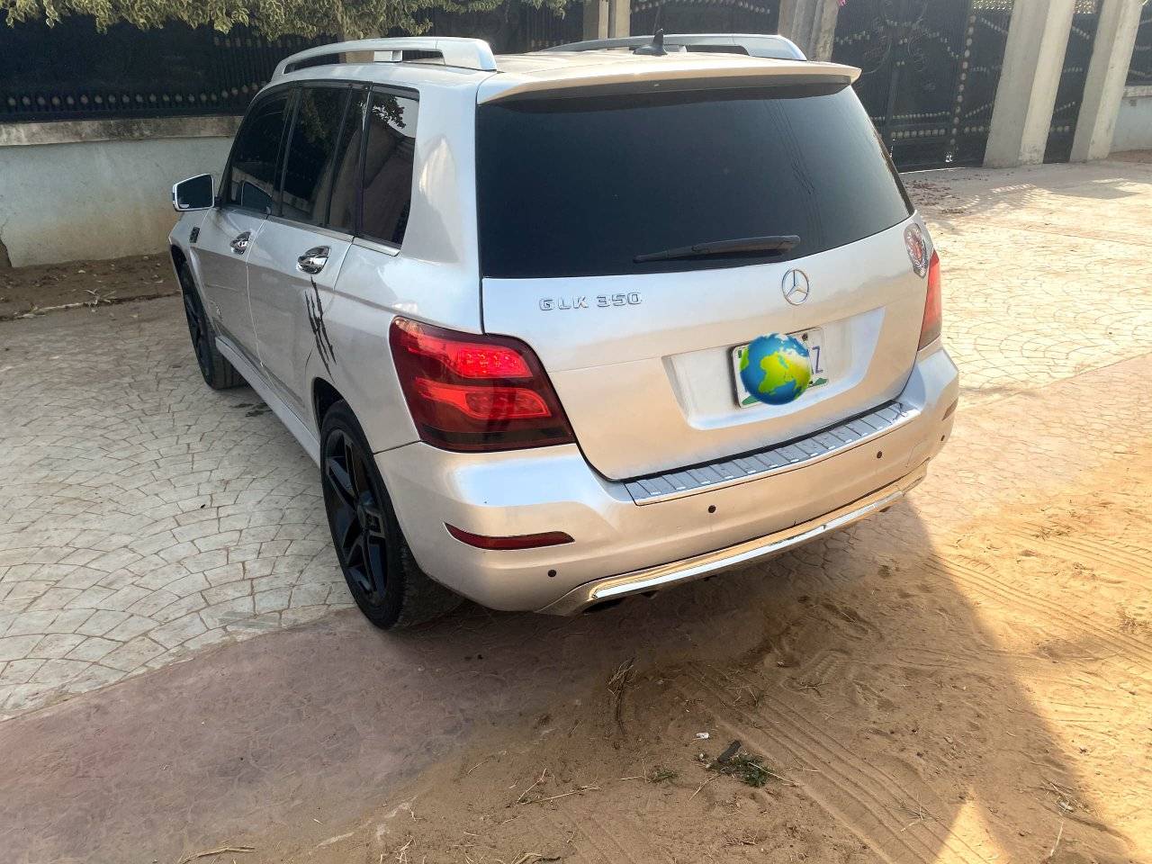 A picture of Glk350 2011