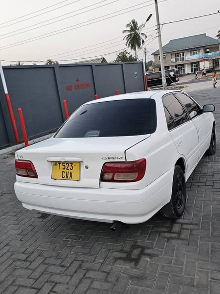 A picture of Toyota carina t i ml 6 6