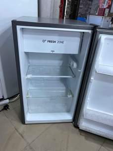 A picture of Hisense fridge Kali imenyooka Haina tatizo