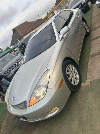A picture of Tokunbo Lexus ES330 2005 model 8 4m