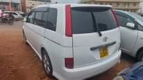 A picture of TOYOTA ISIS