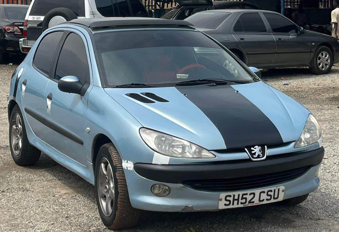 A picture of Car