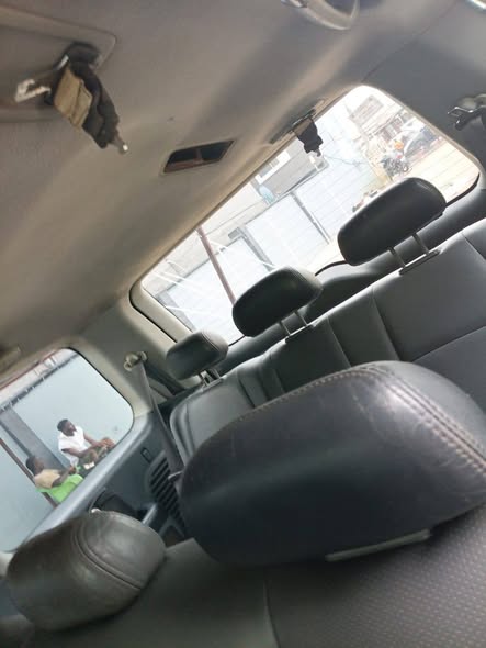 A picture of Honda pilot jeep 2003